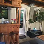 D'hotes Sandra Bed & Breakfast 3*