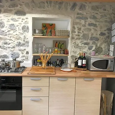 D'hotes Sandra Bed & Breakfast 3*