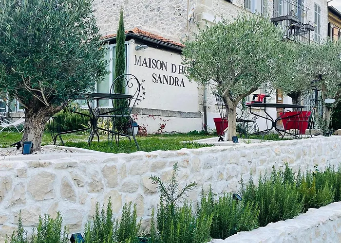 D'hotes Sandra Nocleg ze śniadaniem 3*